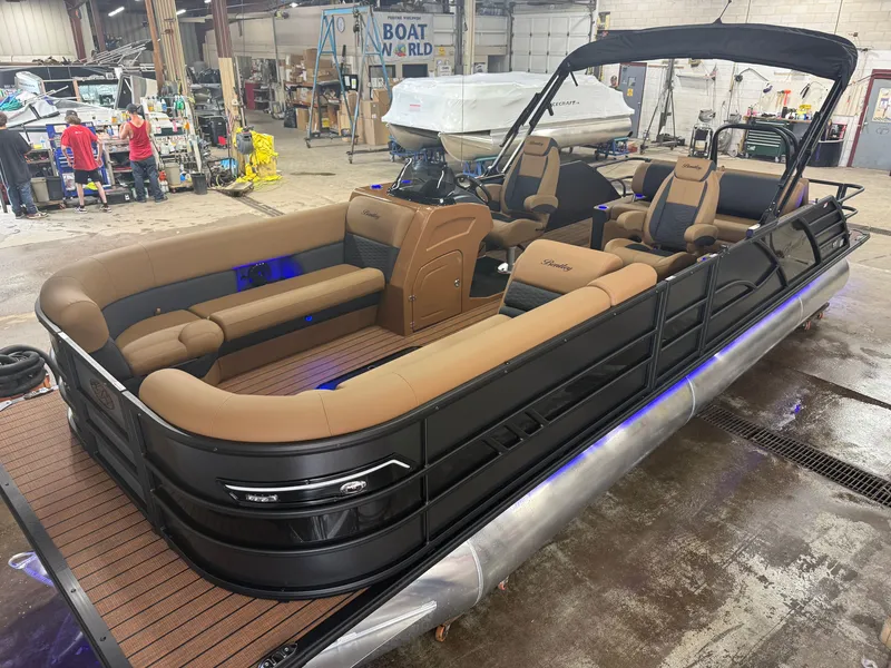 The Image of Bentley Pontoons Elite 300HP 253 Swingback Tritoon 2027 - 1
