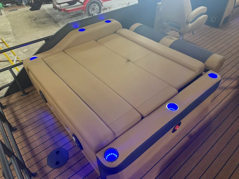 Slide: The Image of Bentley Pontoons Elite 300HP 253 Swingback Tritoon 2027 - 19