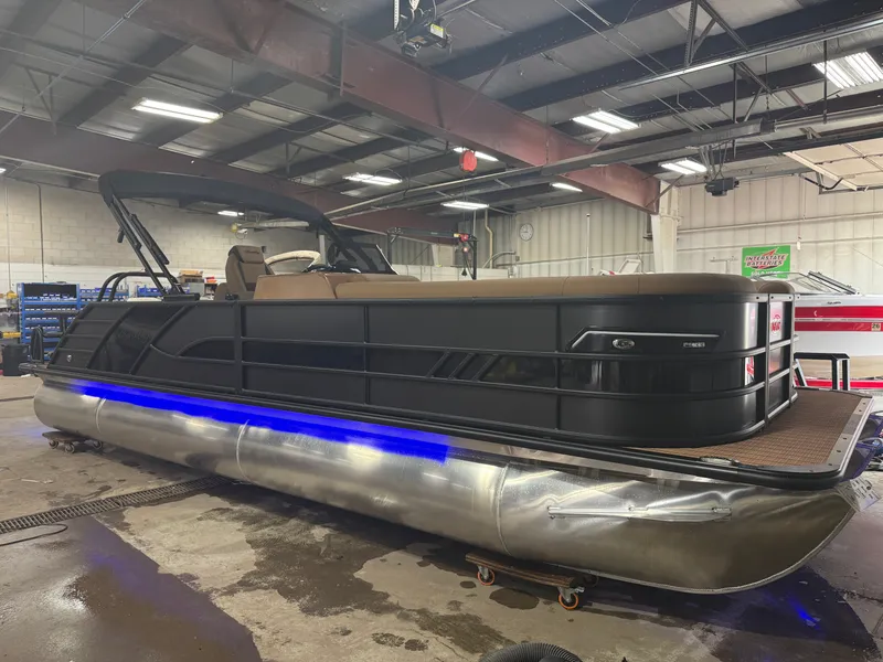 Slide: The Image of Bentley Pontoons Elite 300HP 253 Swingback Tritoon 2027 - 56