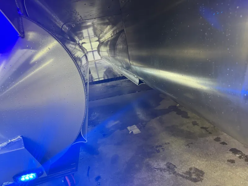 Slide: The Image of Bentley Pontoons Elite 300HP 253 Swingback Tritoon 2027 - 50