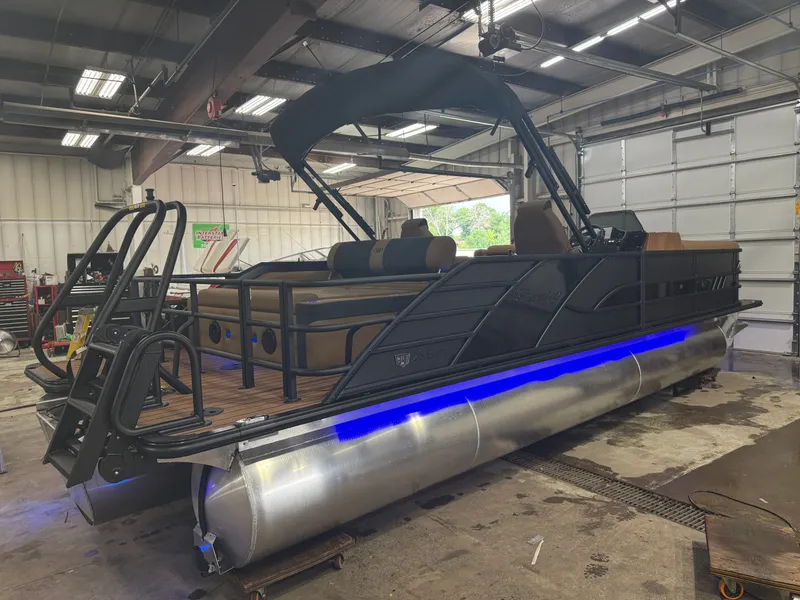 Slide: The Image of Bentley Pontoons Elite 300HP 253 Swingback Tritoon 2027 - 55