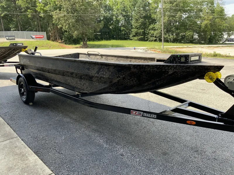 Slide: The Image of Ambush Boats 756 TN 2026 - 10