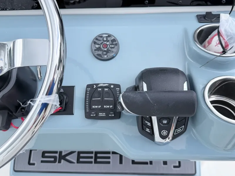 Slide: The Image of Skeeter SX2350 2026 - 35