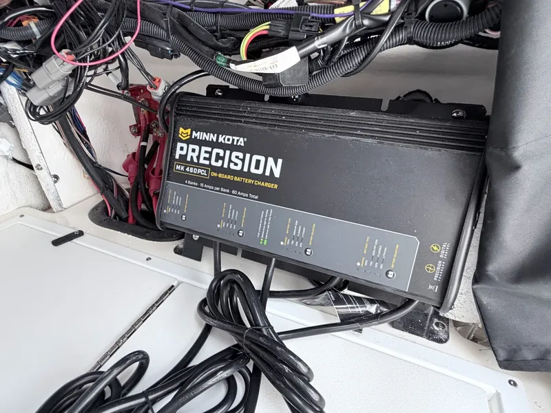 Slide: The Image of Skeeter SX2350 2026 - 29