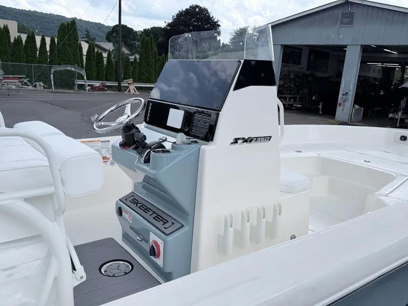 Slide: The Image of Skeeter SX2350 2026 - 25
