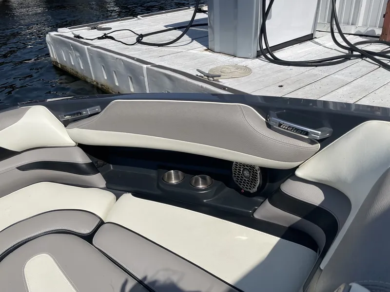 Slide: The Image of Malibu Wakesetter 23 LSV 2015 - 26