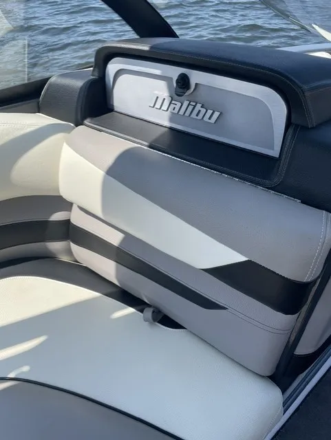 Slide: The Image of Malibu Wakesetter 23 LSV 2015 - 25