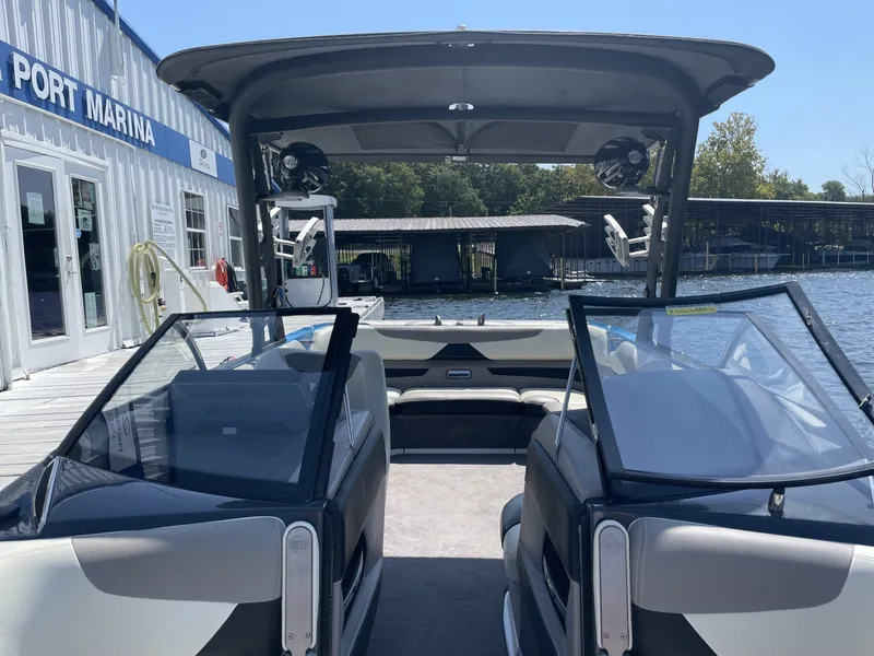 Slide: The Image of Malibu Wakesetter 23 LSV 2015 - 22