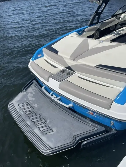 Slide: The Image of Malibu Wakesetter 23 LSV 2015 - 20