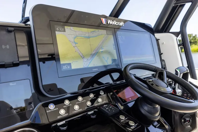 Slide: The Image of Wellcraft 38 T-Top 2025 - 23