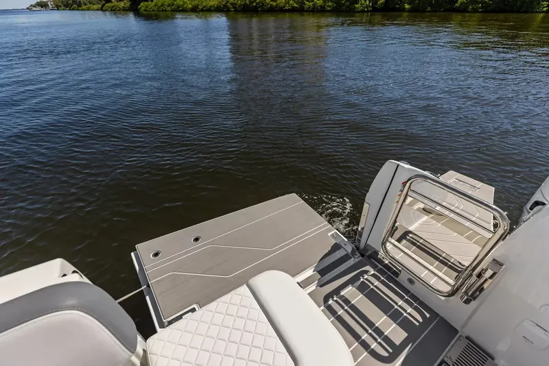Slide: The Image of Wellcraft 38 T-Top 2025 - 15