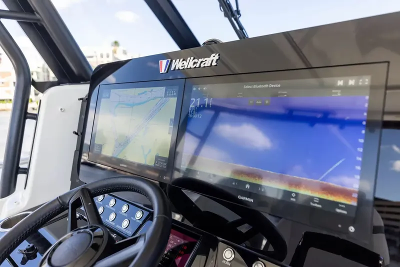 Slide: The Image of Wellcraft 38 T-Top 2025 - 22