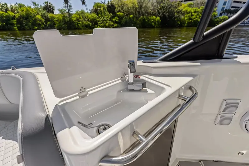 Slide: The Image of Wellcraft 38 T-Top 2025 - 11
