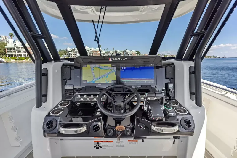 Slide: The Image of Wellcraft 38 T-Top 2025 - 18