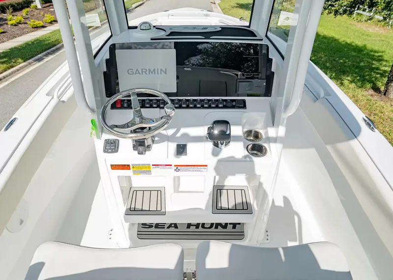 Slide: The Image of Sea Hunt Ultra 239SE 2027 - 16