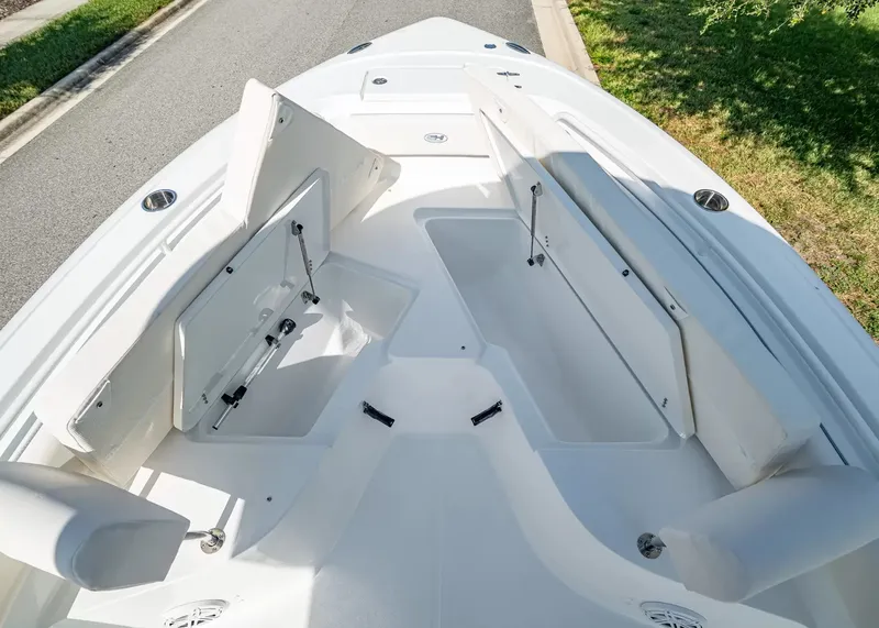 Slide: The Image of Sea Hunt Ultra 239SE 2027 - 25