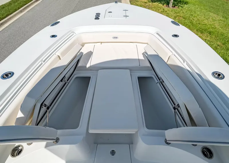 Slide: The Image of Sea Hunt Ultra 275SE 2027 - 27