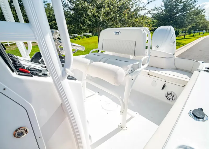 Slide: The Image of Sea Hunt Ultra 219 2027 - 15