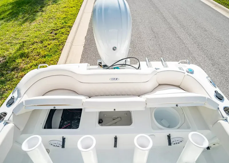Slide: The Image of Sea Hunt Ultra 219 2027 - 8