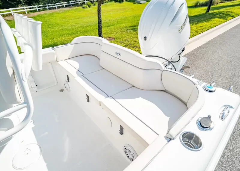 Slide: The Image of Sea Hunt Ultra 219 2027 - 6