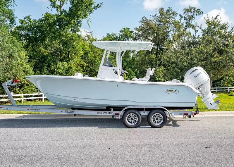 Slide: The Image of Sea Hunt Ultra 219 2027 - 4