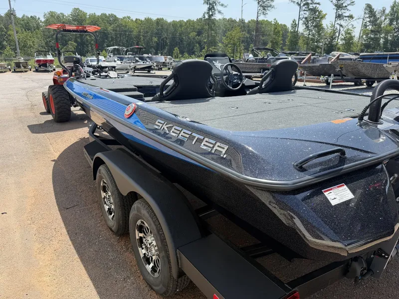 Slide: The Image of Skeeter ZXR Series 20SE 2027 - 5