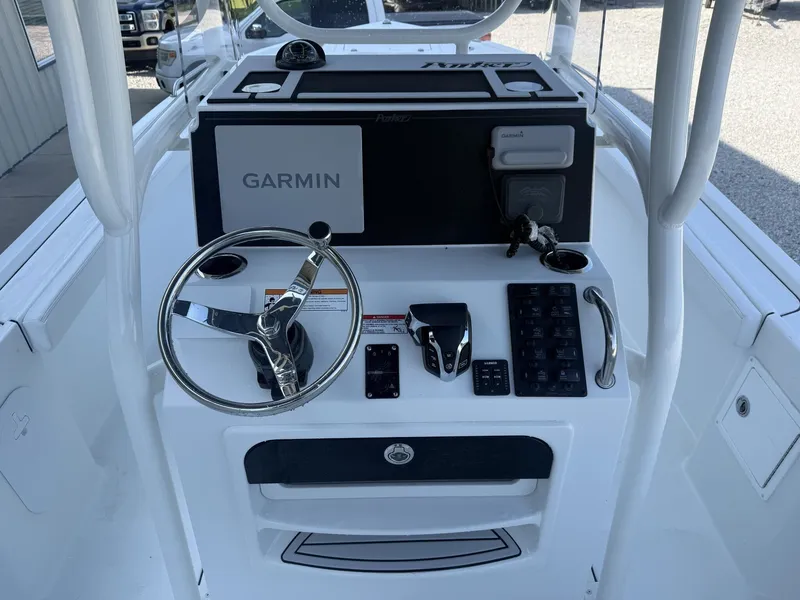 Slide: The Image of Parker Marine Coastal 240 Elite 2027 - 6
