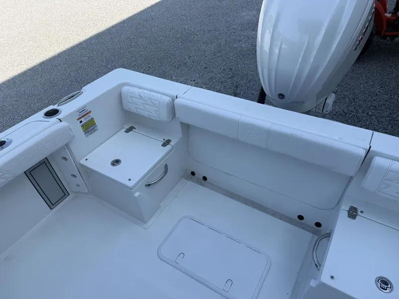 Slide: The Image of Parker Marine Coastal 240 Elite 2027 - 7