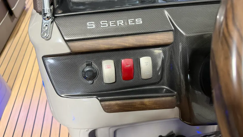 Slide: The Image of Premier 250 S-SERIES 2015 - 65