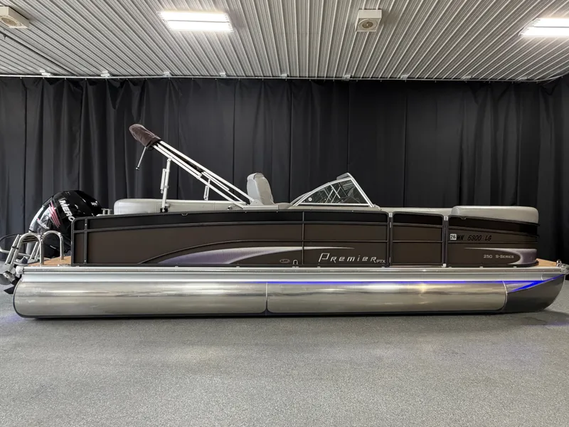 The Image of Premier 250 S-SERIES 2015 - 0