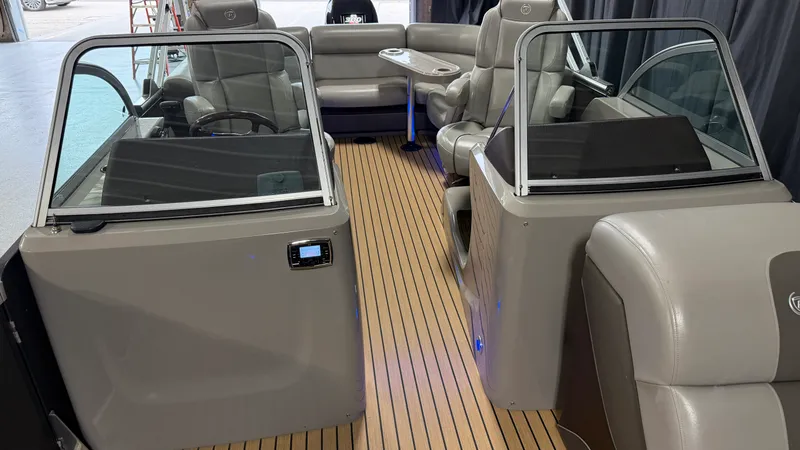 Slide: The Image of Premier 250 S-SERIES 2015 - 36