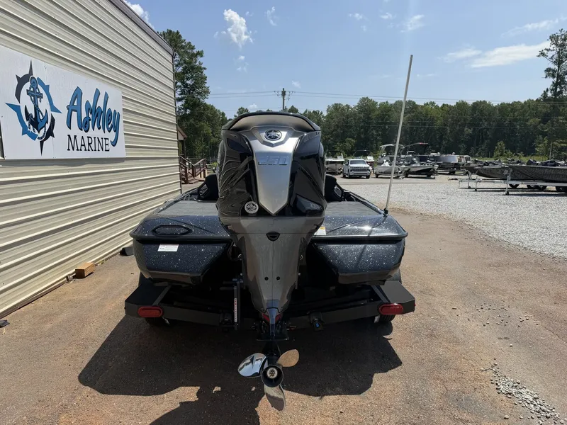 Slide: The Image of Skeeter ZXR Series 20SE 2027 - 9