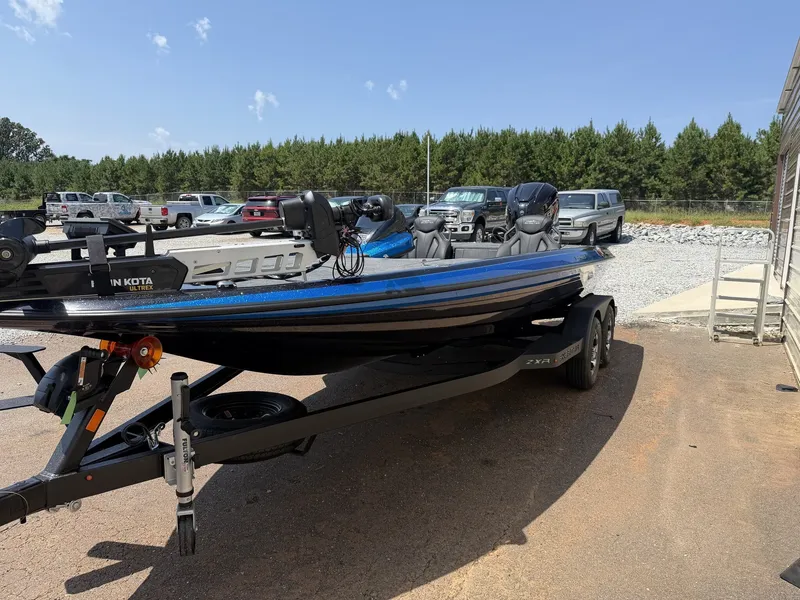 Slide: The Image of Skeeter ZXR Series 20SE 2027 - 3