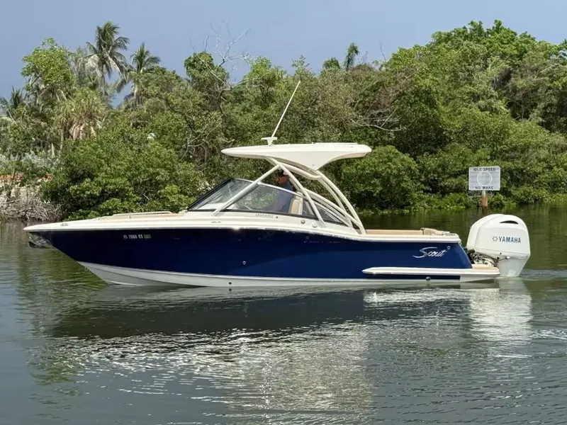 Slide: The Image of Scout 255 Dorado 2018 - 3