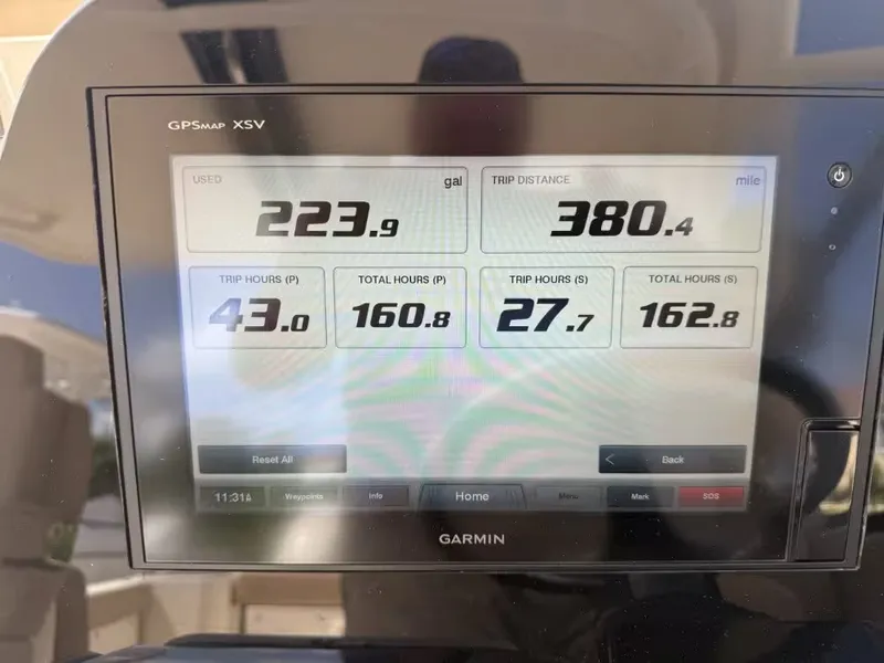 Slide: The Image of Scout 255 Dorado 2018 - 19