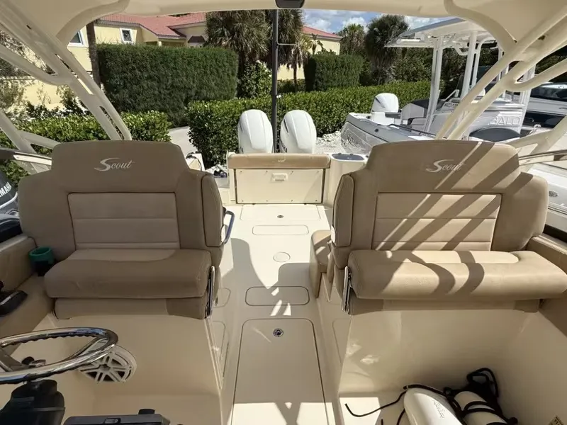 Slide: The Image of Scout 255 Dorado 2018 - 15