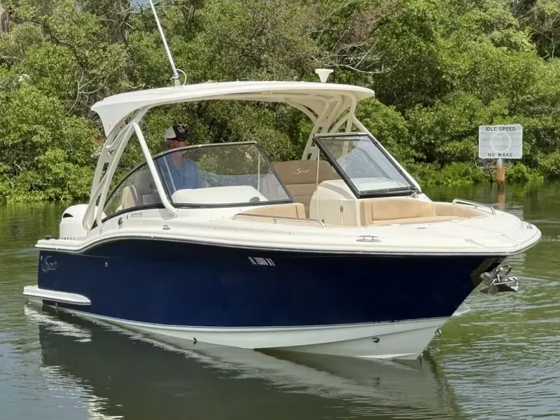 Slide: The Image of Scout 255 Dorado 2018 - 4