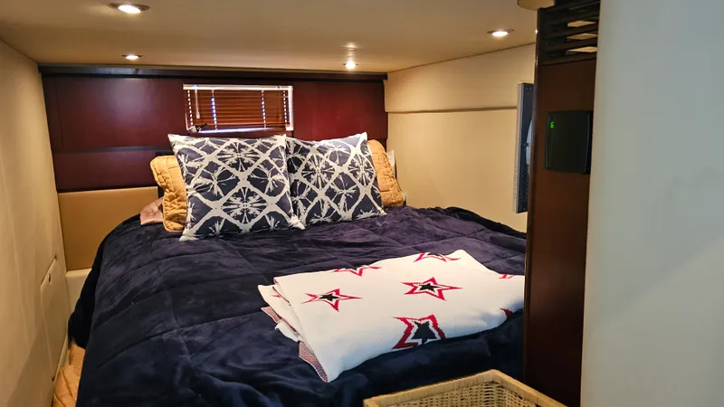Slide: The Image of Sea Ray 48 Sundancer 2006 - 41