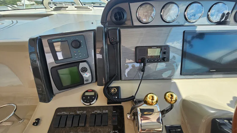 Slide: The Image of Sea Ray 48 Sundancer 2006 - 17