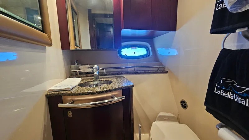 Slide: The Image of Sea Ray 48 Sundancer 2006 - 38