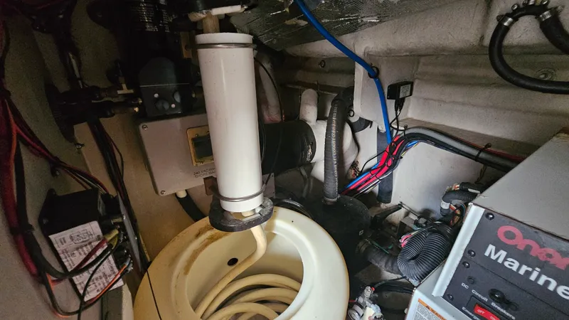 Slide: The Image of Sea Ray 48 Sundancer 2006 - 53