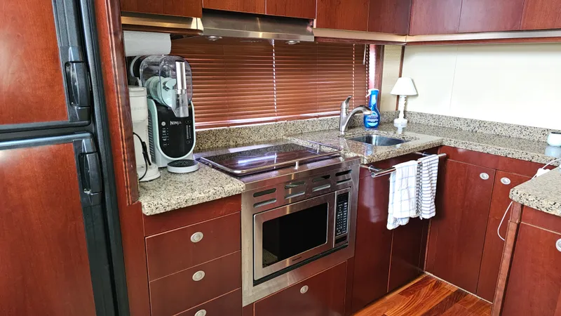 Slide: The Image of Sea Ray 48 Sundancer 2006 - 26
