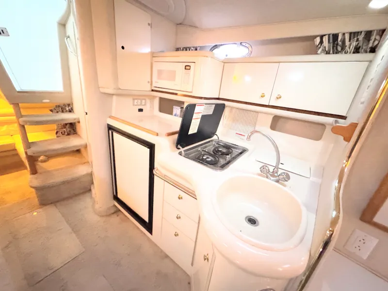Slide: The Image of Sea Ray Sundancer 330 1997 - 22