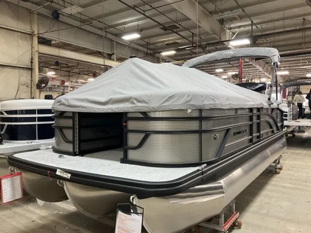 Slide: The Image of Bennington S-One Swingback 22 S1SB Tritoon 2027 - 16