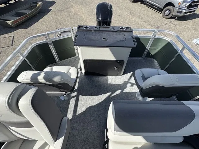 Slide: The Image of Sun Tracker Fishin' Barge 20 DLX 2027 - 14
