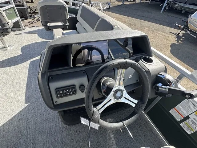 Slide: The Image of Sun Tracker Fishin' Barge 20 DLX 2027 - 17