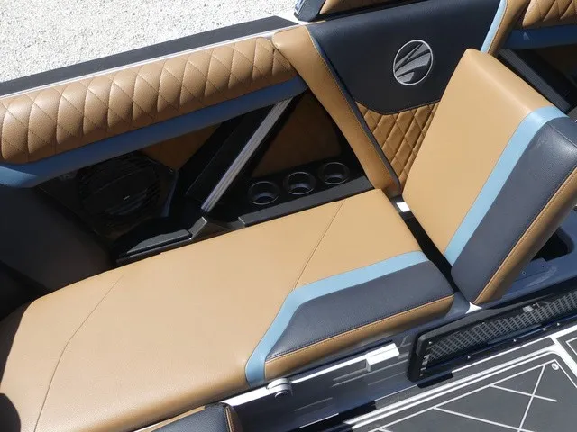 Slide: The Image of Tigé 23ZX 2023 - 26