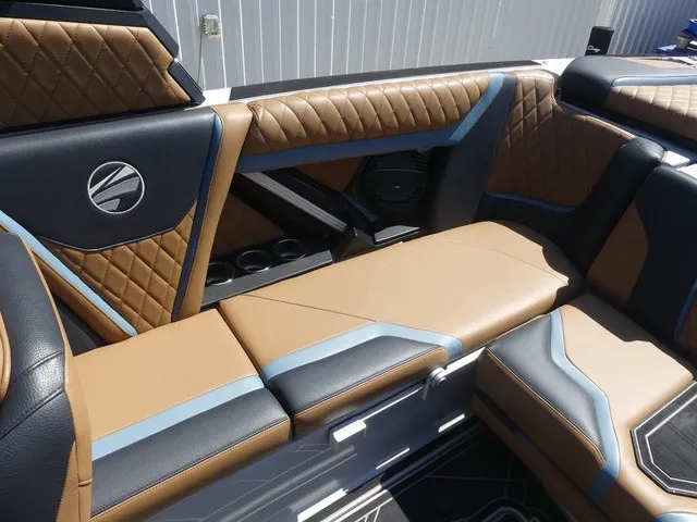 Slide: The Image of Tigé 23ZX 2023 - 22