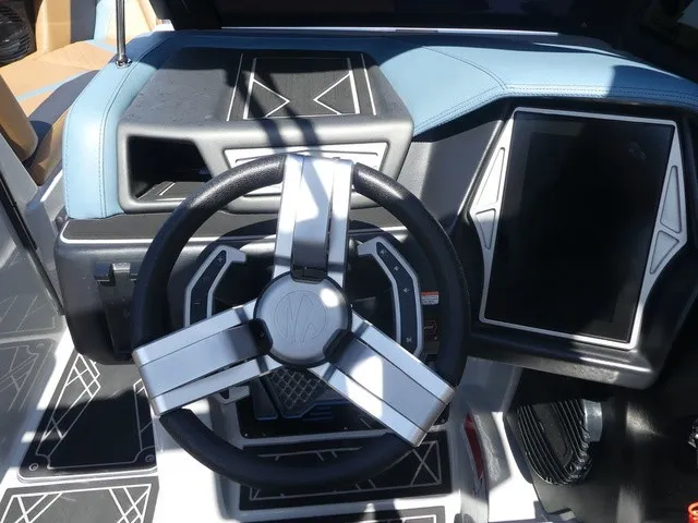 Slide: The Image of Tigé 23ZX 2023 - 19