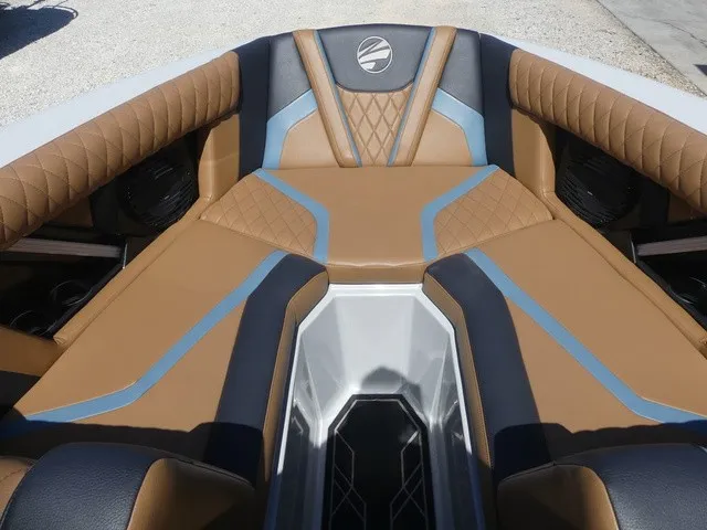 Slide: The Image of Tigé 23ZX 2023 - 16